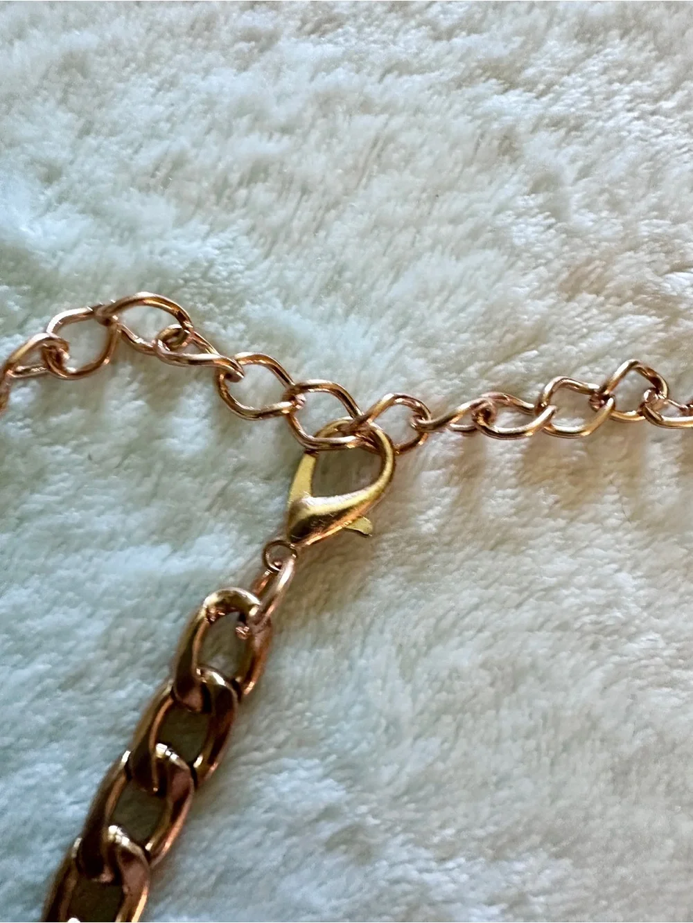 NWT Bebe Gold Chain Link Statement Belt